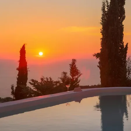 Boo Premium Living Villa Tsoukaládhes